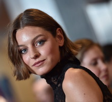 Emma Corrin jest osobą niebinarną. Gwiazda „The Crown” ogłasza: „ruszam w nową podróż”