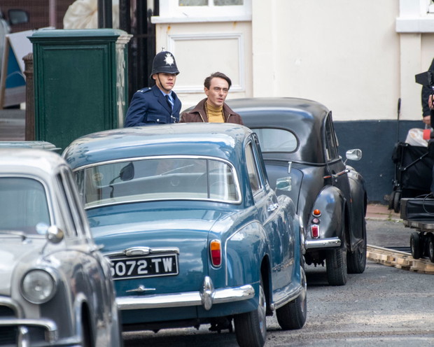 Harry Styles i David Dawson na planie filmu My Policeman