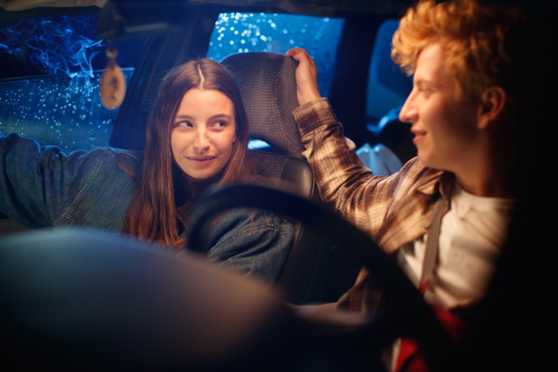 Julia Wieniawa i Maciej Musiałowski na planie serialu „Random”