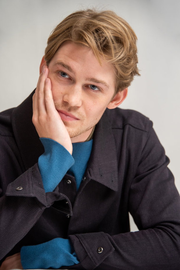 Joe Alwyn będzie serialowym Nickiem