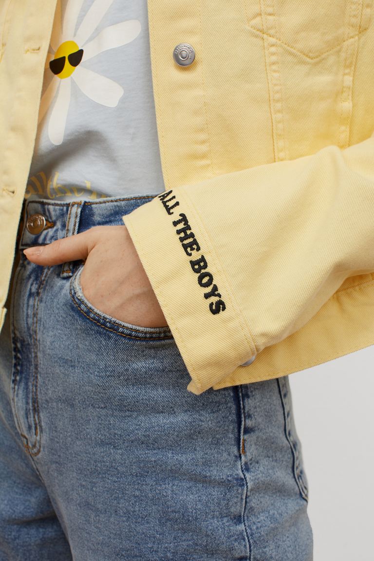 Powstała kolekcja „Do wszystkich chłopców, których kochałam” x H&M. To rzeczy totalnie w stylu Lary Jean!