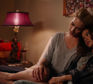 „Ginny & Georgia” to nowy serial Netflixa o relacji matka-córka. Przypomina „Kochane kłopoty”?