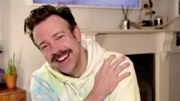 Jason Sudeikis podczas 78. gali rozdania Złotych Globów