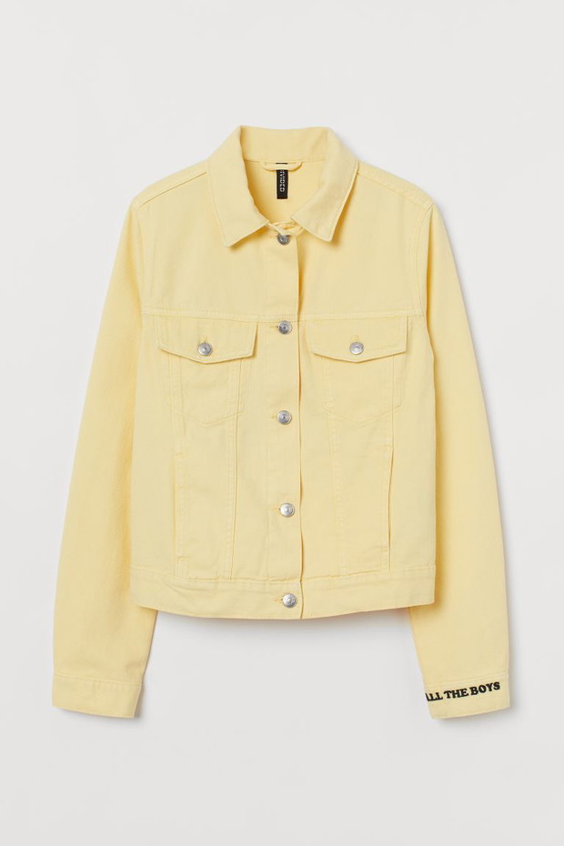 Kurtka z kolekcji „Do wszystkich chłopców, których kochałam” x H&M, 59,99 zł