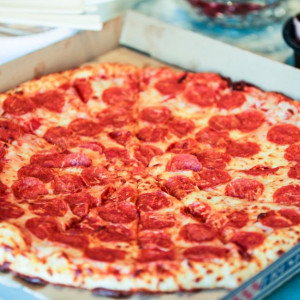 Pizza na śniadanie jest dużo zdrowsza niż płatki?! Naukowcy potwierdzają