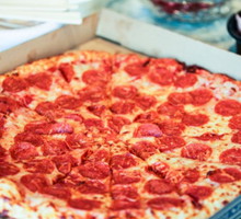 Pizza na śniadanie jest dużo zdrowsza niż płatki?! Naukowcy potwierdzają