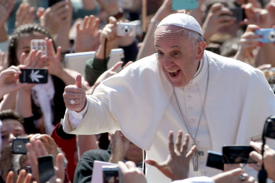 Papież Franciszek o osobach LGBT: „zasługują na prawną ochronę dla swoich związków”