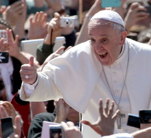 Papież Franciszek o osobach LGBT: „zasługują na prawną ochronę dla swoich związków”