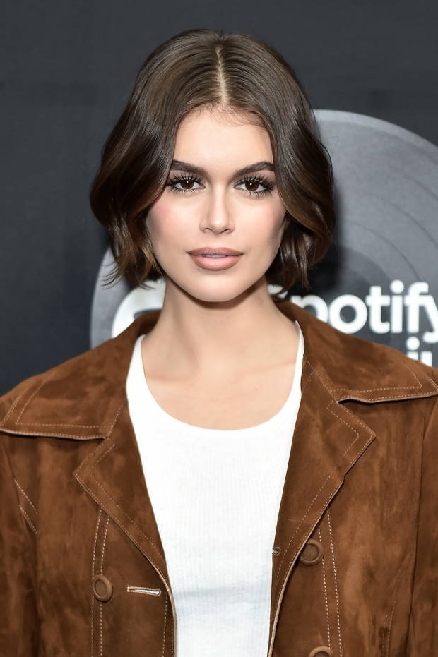 Krótkie fryzury - inspiracje. Kaia Gerber