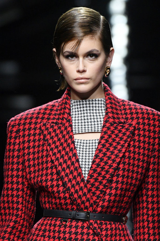 Krótkie fryzury - inspiracje. Kaia Gerber