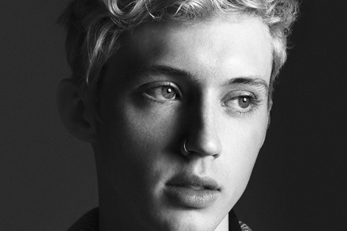 841-570x335_troye