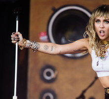 Tatuaż przedramię - Miley Cyrus