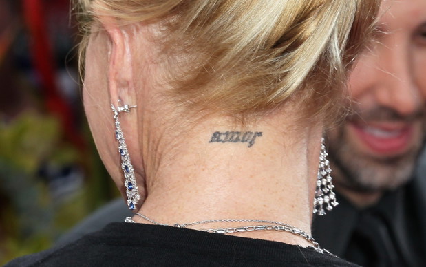 Tatuaż na karku - Melanie Griffith