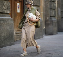 Modne sneakersy na wiosnę 2021? Te 3 trendy zdominują ulice!