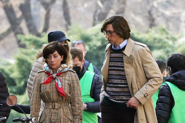 Lady Gaga i Adam Driver na planie filmu „House of Gucci”