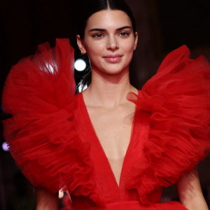 Kendall Jenner stworzyła własne perfumy! Jak pachną? To może budzić kontrowersje