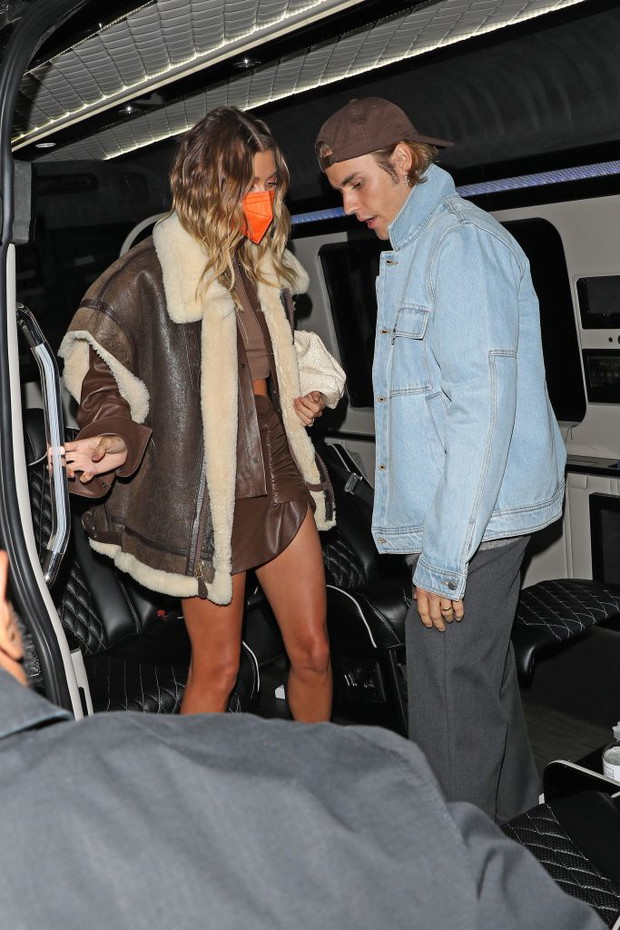 Hailey Bieber w projekcie The Mannei