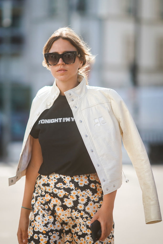 Street Style : Paris Fashion Week - Haute Couture Fall/Winter 2019/2020 : Day One