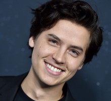 Cole Sprouse ma nową dziewczynę!