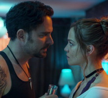 Serial „Kto zabił Sarę?” jest teraz hitem na Netflix. Pobił nawet „New Amsterdam”!