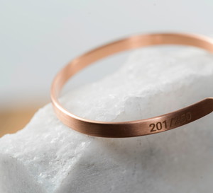 Miedziana biżuteria – gorący trend na wiosnę i lato. Jak ją nosić?
