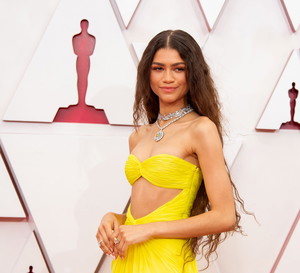 Zendaya w mermaid waves