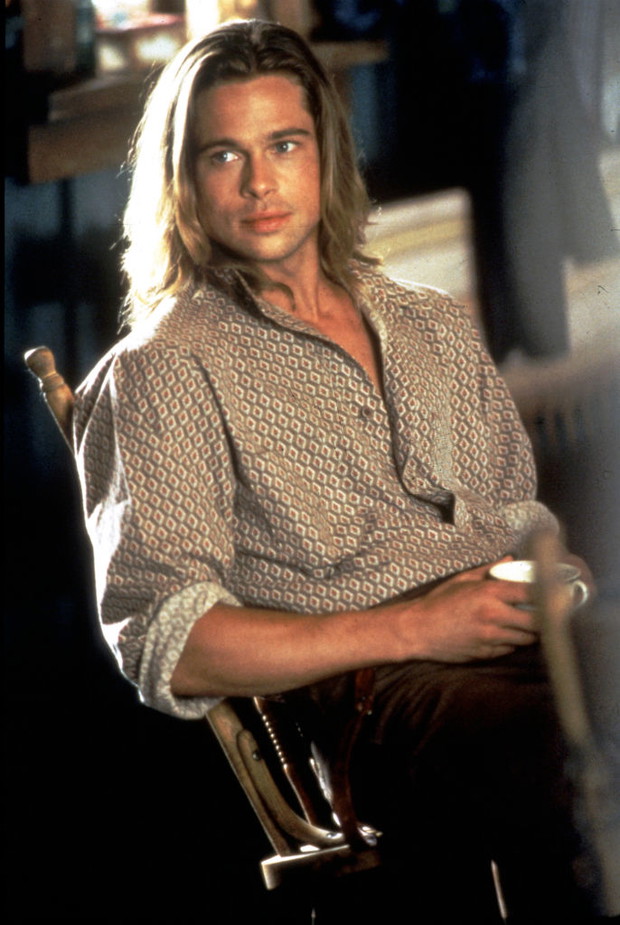 Brad Pitt w długich włosach na początku lat 90.