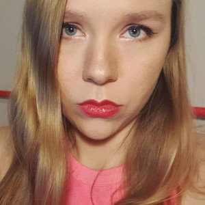 Z Mają Staśko, influencerką i aktywistką, rozmawiamy o kulturze gwałtu i wparciu dla osób, które doświadczyły przemocy seksualnej