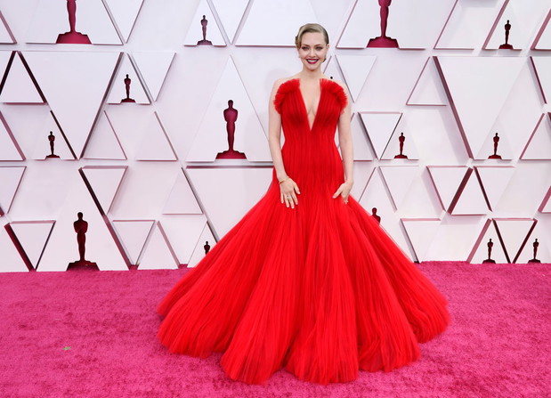 Oscary 2021 stylizacje gwiazd: Amanda Seyfried (Armani Privé)