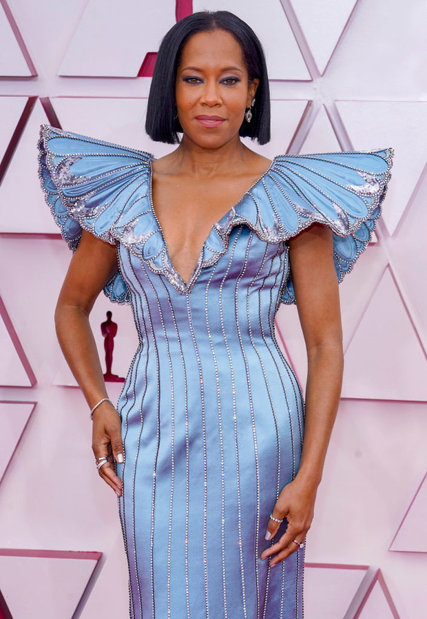 Oscary 2021 stylizacje gwiazd: Regina King (Louis Vuitton)
