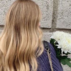 Jak dbać o włosy blond? I jakich rzeczy zdecydowanie NIE robić, żeby ich nie zniszczyć?