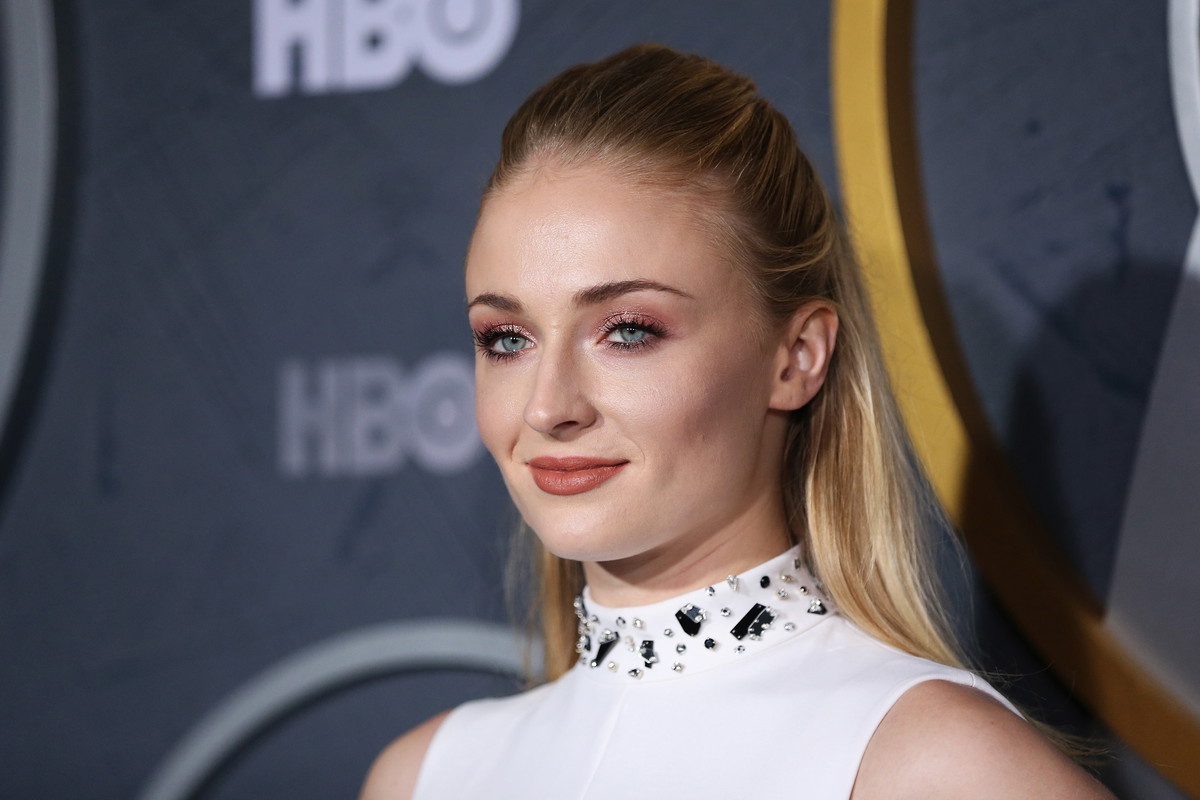 Sophie Turner założyła sukienkę od polskiej marki, którą uwielbiają gwiazdy