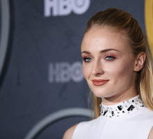 Sophie Turner założyła sukienkę od polskiej marki, którą uwielbiają gwiazdy