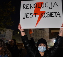 Licealistka wyrzucona ze szkoły za udział w Strajku Kobiet