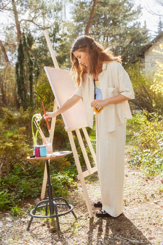 Julia Wieniawa w kampanii Stradivarius Summer Mantras na lato 2021.