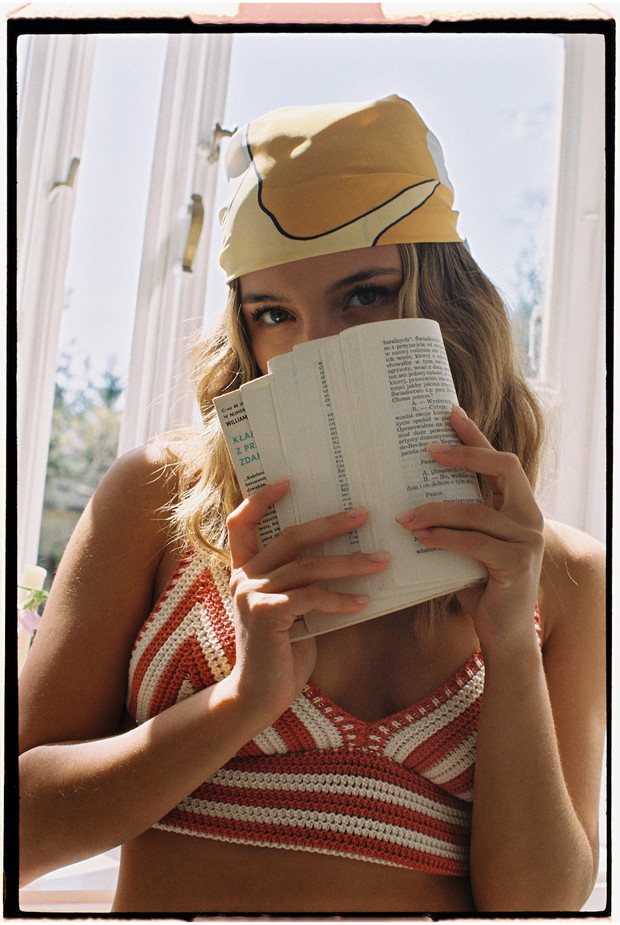 Julia Wieniawa w kampanii Stradivarius Summer Mantras na lato 2021.
