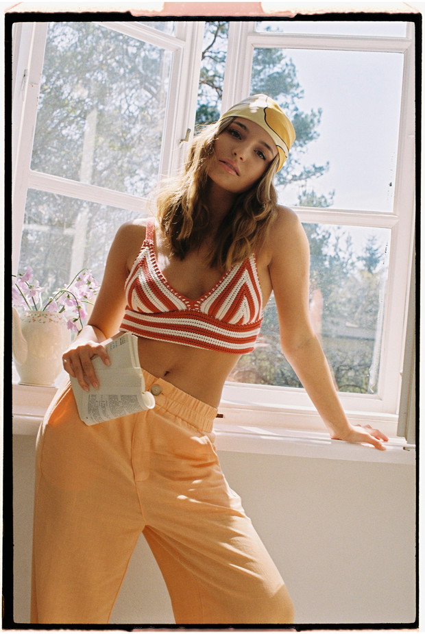 Julia Wieniawa w kampanii Stradivarius Summer Mantras na lato 2021.