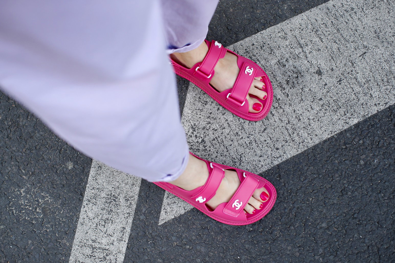 Pedicure hybrydowy - jak do prawidłowo wykonać?