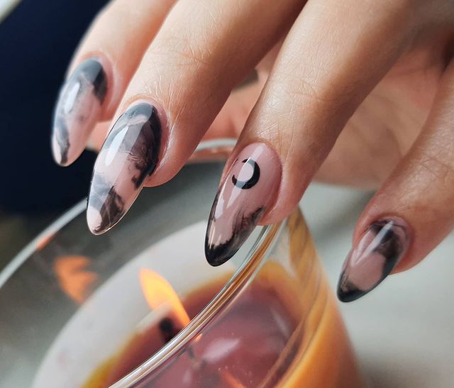 Efekt dymu na paznokciach. Manicure krok po kroku