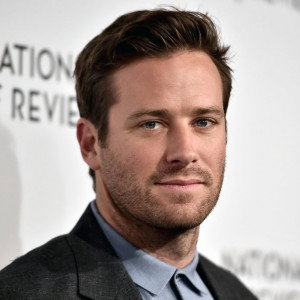 Armie Hammer oskarżony o gwałt. Sequel „Tamte dni, tamte noce” wisi na włosku?