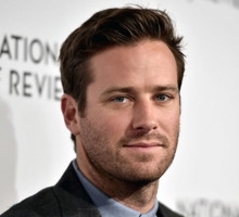Armie Hammer oskarżony o gwałt. Sequel „Tamte dni, tamte noce” wisi na włosku?