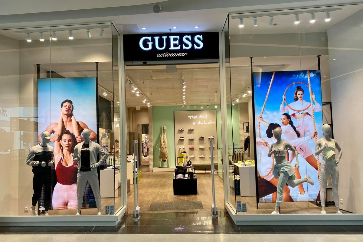 Nowy koncept GUESS Activewear pop-up rozwija się w Polsce