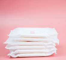 Kolejna popularna sieć supermarketów walczy z ubóstwem menstruacyjnym. Oby więcej takich akcji!