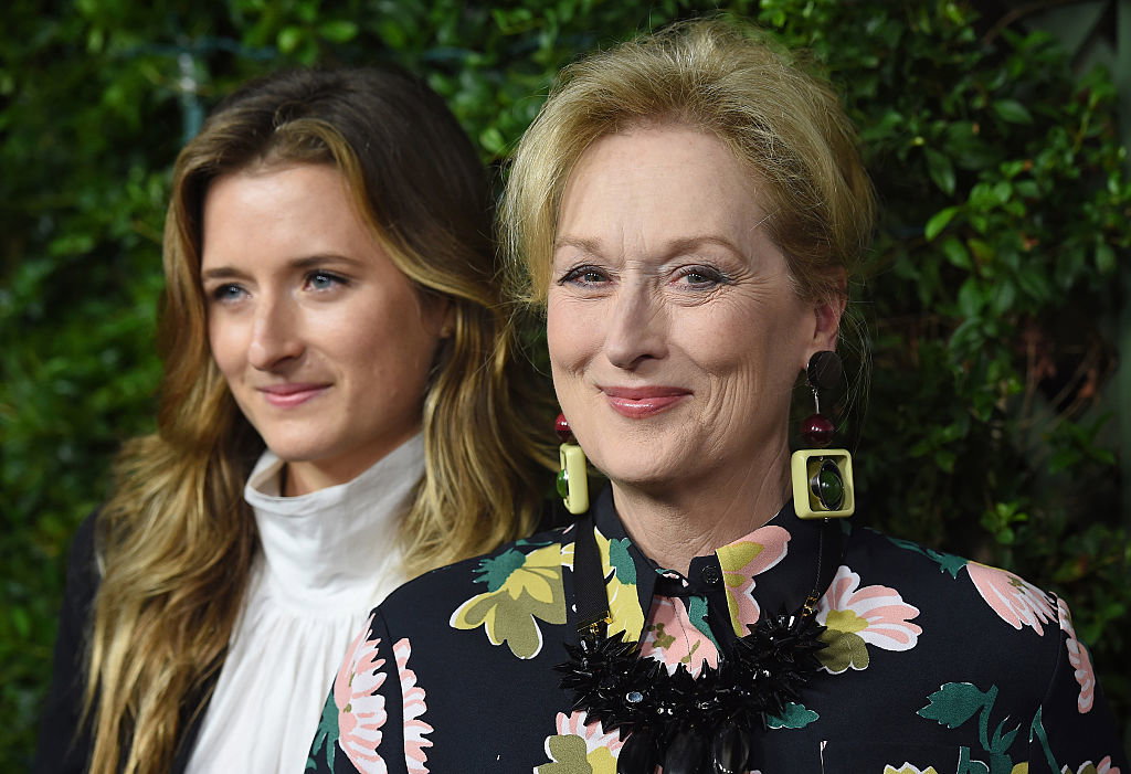 Grace Gummer to jedna z trzech córek Meryl Streep i Dona Gummera.