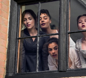 Dakota Johnson w filmie Netfliksa na podstawie prozy Jane Austen