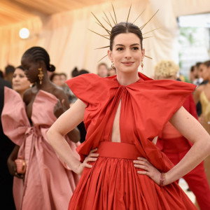 Anne Hathaway zdradziła sekret na temat swojej roli w „Diabeł ubiera się u Prady”. Reakcja fanów – bezcenna!