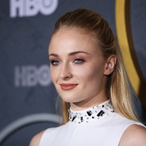Sophie Turner założyła sukienkę od polskiej marki, którą uwielbiają gwiazdy