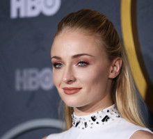 Sophie Turner założyła sukienkę od polskiej marki, którą uwielbiają gwiazdy