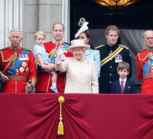 Czy rodzina królewska ogląda The Crown?