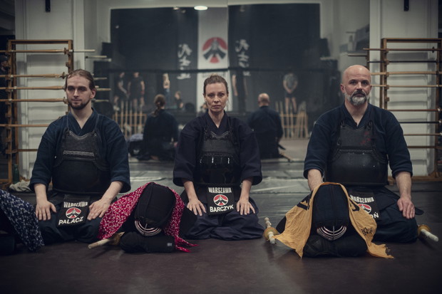 Zdjęcia z planu serialu Netflixa „Zachowaj spokój”